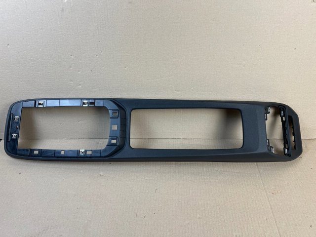 Накладка декоративная центральной консоли 11A863319A4PK VAG