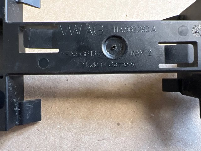 VAG 11A962283A в наличии Львов