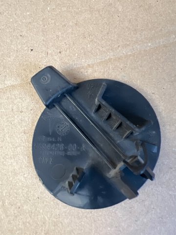 TESLA 149442600A Заглушка бампера буксировочного крюка задняя в наличии Черновцы