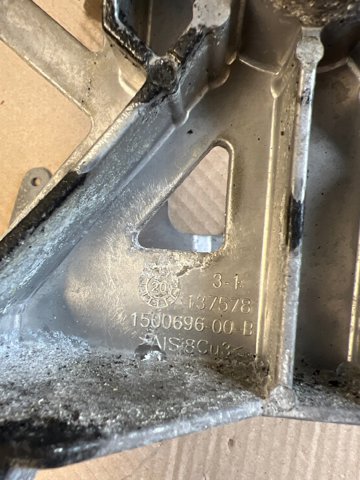 150069600B TESLA Кронштейн компрессора кондиционера купить в Львов