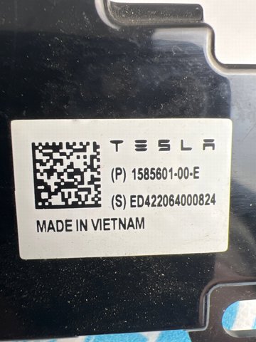 Антенна на крышу 158560100E TESLA