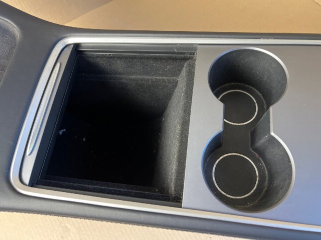 TESLA 175550300A Консоль панели управления центральная в наличии Черкассы