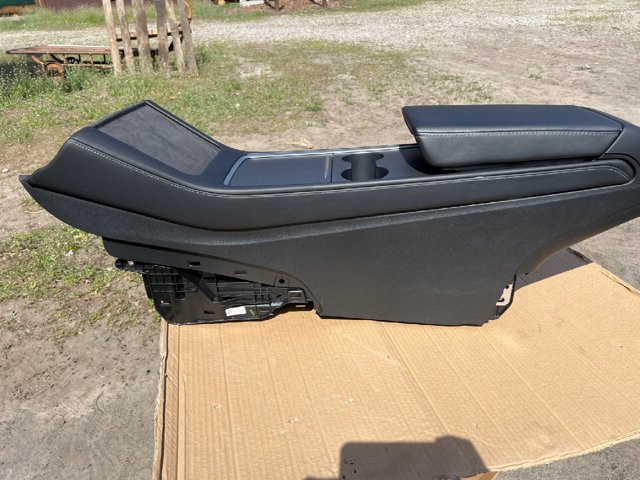 175550300A TESLA Консоль панели управления центральная купить в Киев