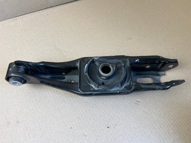 Балансир задний нижний 1EA505371D VAG