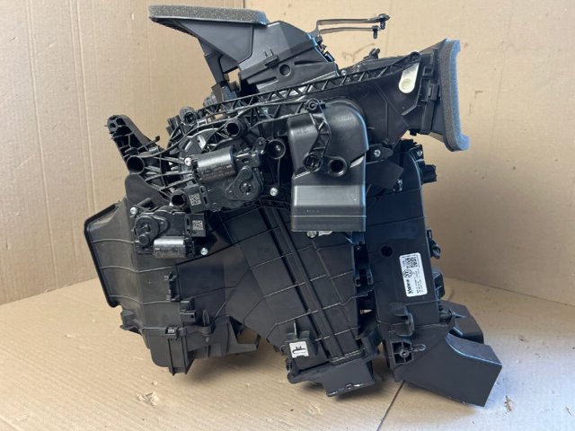 VAG 1EA820353D Корпус печки в сборе в наличии Львов