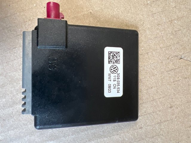3G9035534 VAG Антенна GPS купить в Черновцы