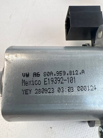 Моторчик стеклоподъемника двери задней, правой 80A959812A VAG