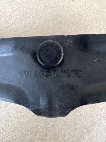 8V0827507G Петля-зацеп (ответная часть) замка двери задней (багажной 3/5-й) купить Сумы