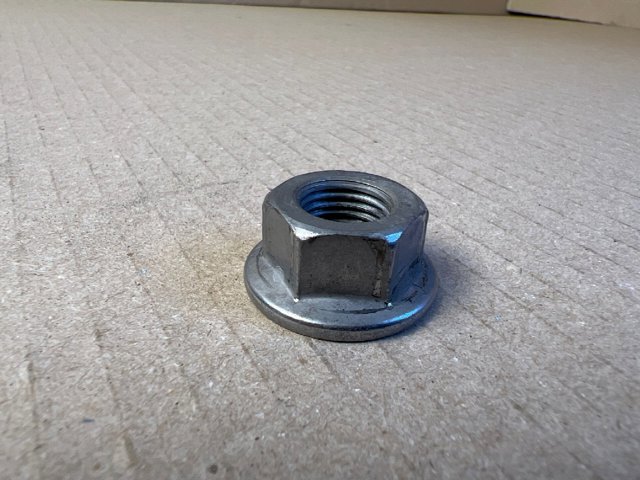 Болт/гайка крепежа N0150816 VAG