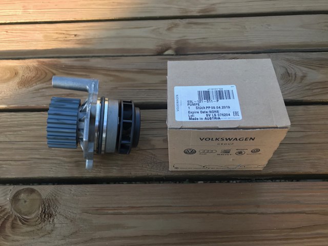 Насос водяной Volkswagen Crafter 30-35