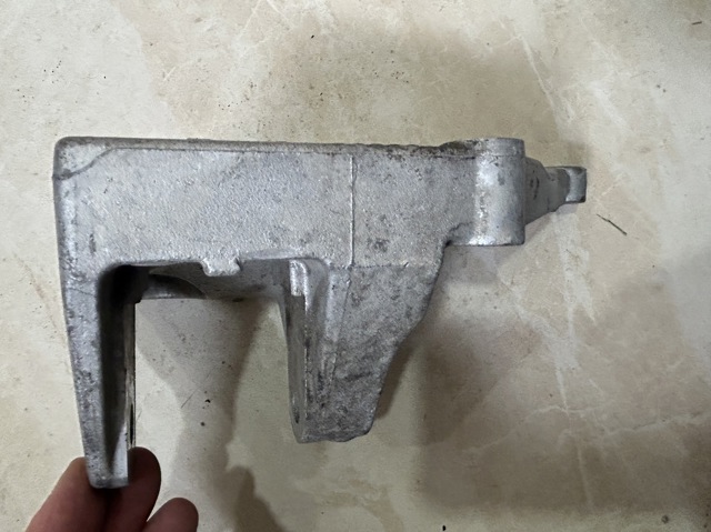FIAT 1484795080 Кронштейн подушки (опоры) двигателя правой в наличии Тернополь