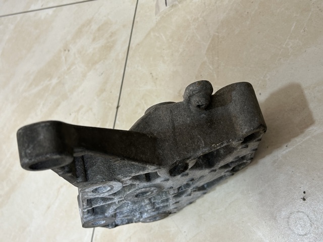 182132 PEUGEOT Кронштейн подушки (опоры) двигателя правой купить в Полтава