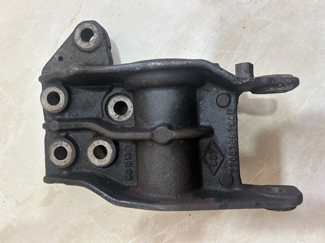 7700308754 Кронштейн подушки (опоры) двигателя задней купить Украина