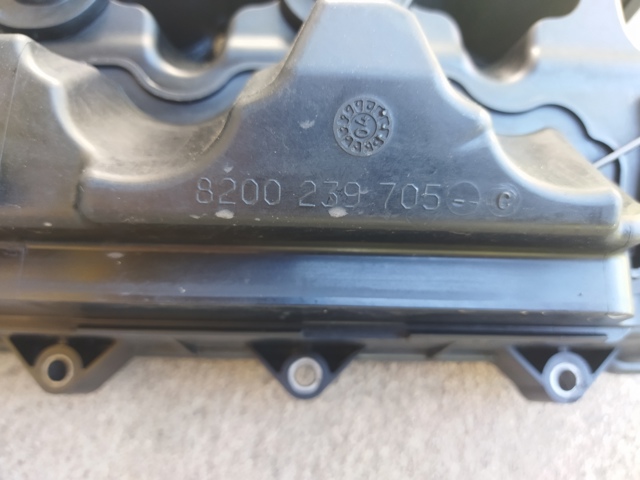 RENAULT 8200239705 Крышка клапанная в наличии Черновцы