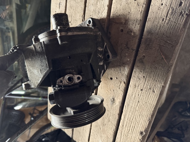 Насос рулевого механизма QVB101070 LAND ROVER