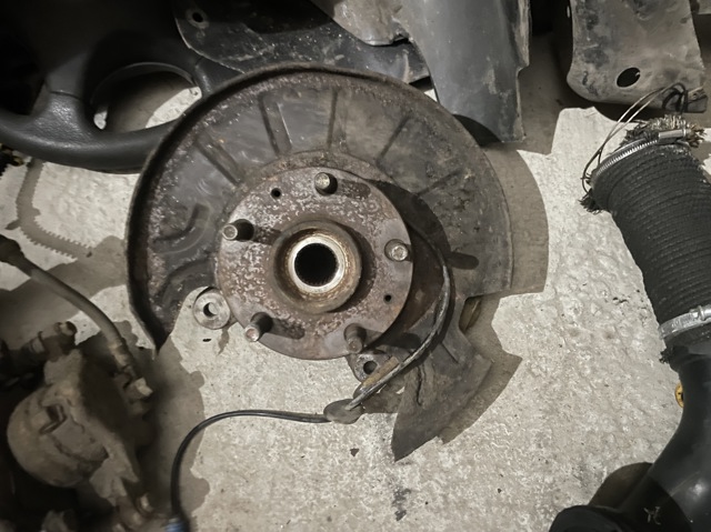 Пыльник тормозного диска переднего левого SEC100351 LAND ROVER