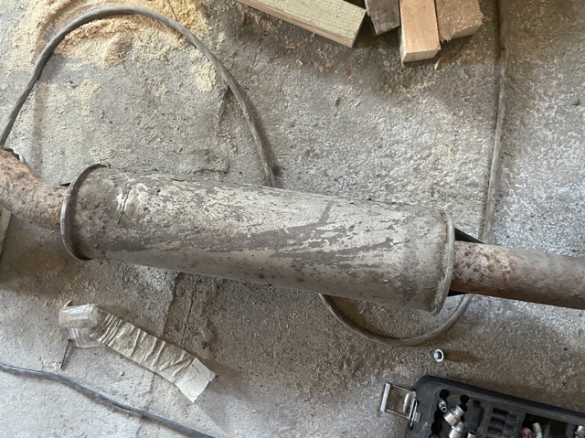 LAND ROVER WCJ000531 Центральная часть глушителя в наличии Николаев
