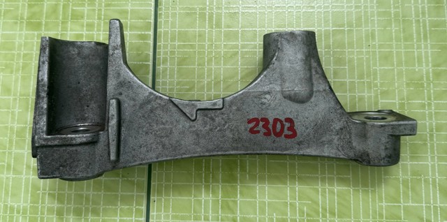 12341F0010 TOYOTA Кронштейн подушки (опоры) двигателя правой купить в Чернигов