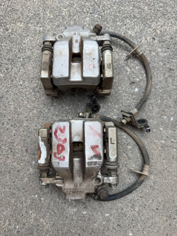Задний правый суппорт 4783033280 TOYOTA
