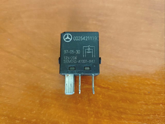 Реле вентилятора Mercedes E