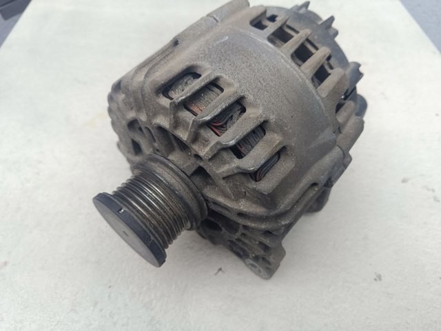 Автомобильный генератор 03L903024S VAG