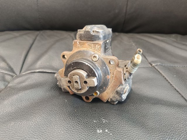Насос топливный высокого давления 0986437100 BOSCH
