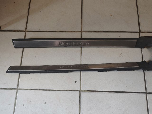 MERCEDES 1636860936 Накладка дверного порога внутренняя левая в наличии Павлоград