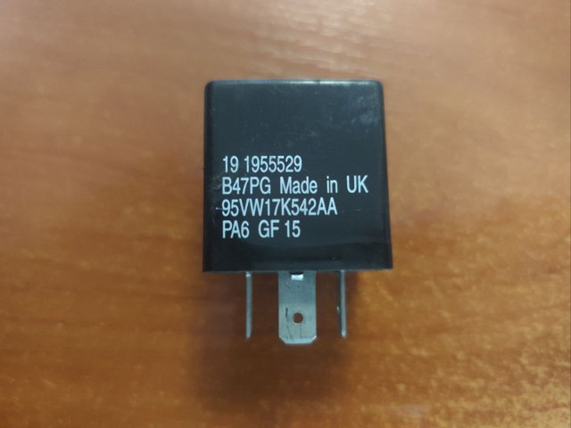 Реле управления стеклоочистителя Volkswagen Transporter T4