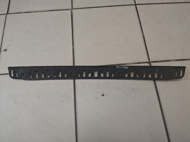 Кронштейн бампера заднего, центральный 1K5807863A VAG