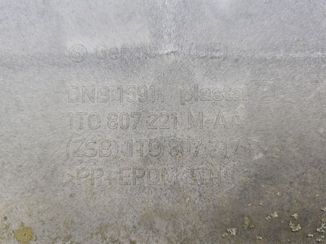 VAG 1T0807221M Передний бампер в наличии Киев