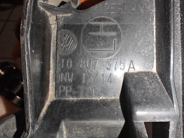 1T0807375A VAG Направляющая заднего бампера левая купить в Львов