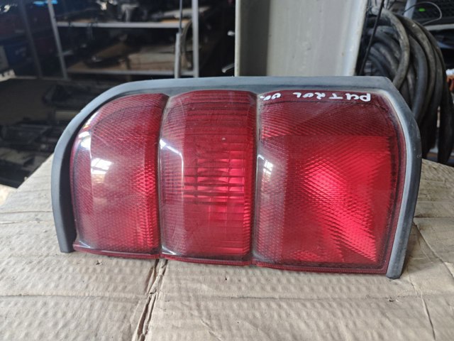 Правый стоп-сигнал 26550NB125 NISSAN