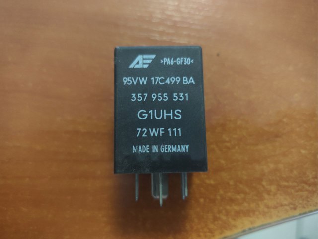 Реле управления стеклоочистителем Пежо 406