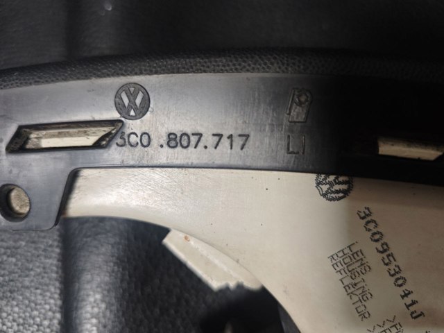 VAG 3C0953042J Поворотник правый в наличии Львов