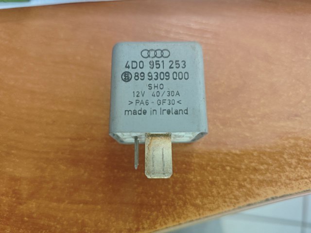 Реле электробензонасоса 4D0951253 VAG
