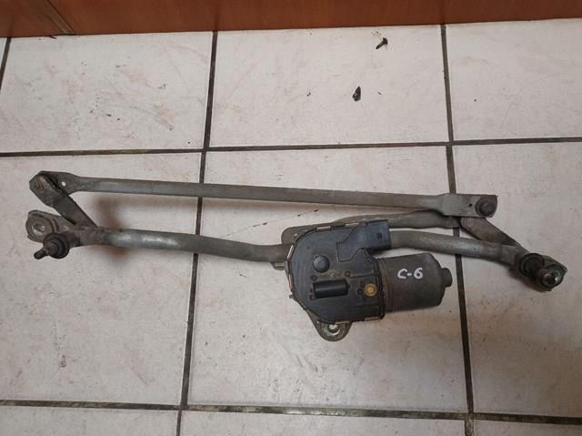 Мотор стеклоочистителя передний Audi A6 C6