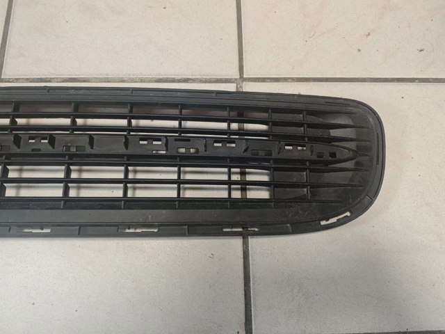 51117250785 BMW Решетка бампера переднего центральная купить в Ужгород