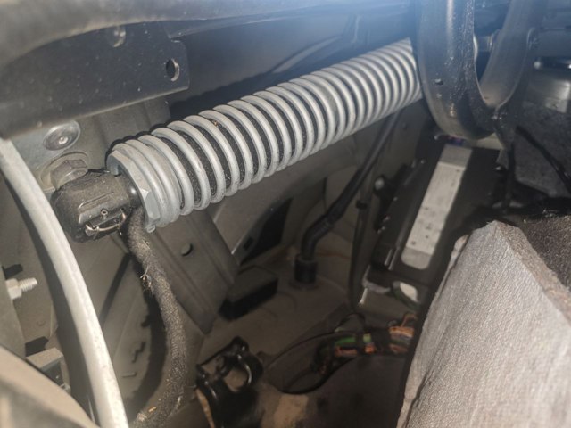 Газовый упор багажника 51247207009 BMW