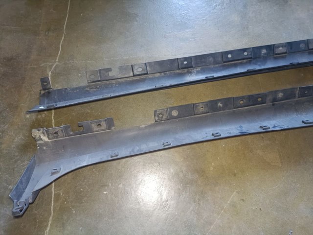 51777210079 BMW Порог внешний левый купить в Кривой Рог