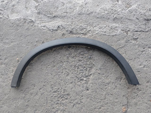 Молдинг арки колеса заднего, правый 51777210084 BMW