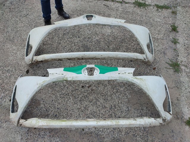 Бампер передний 521190DA40 TOYOTA