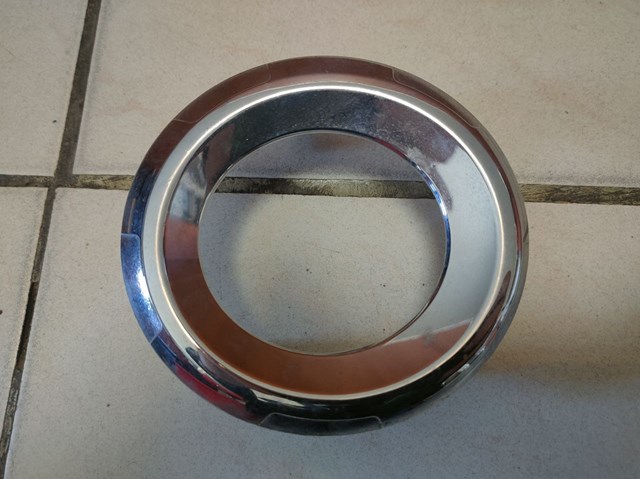 Ободок (окантовка) фары противотуманной левой 5212860160 TOYOTA