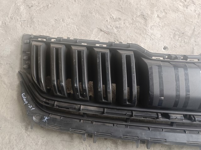 565853653B VAG Решетка радиатора купить в Житомир