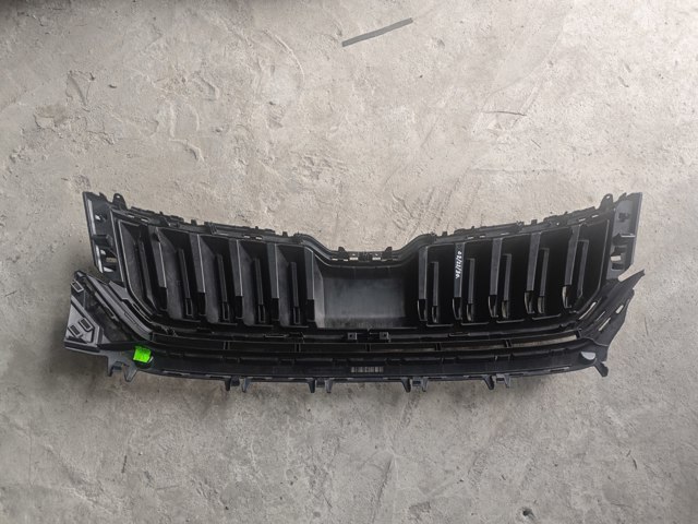 VAG 565853653B Решетка радиатора в наличии Черкассы