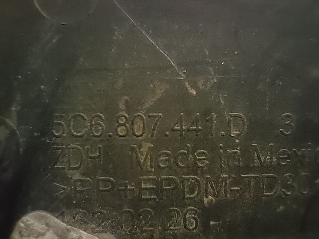 5C6807441D Заглушка бампера буксировочного крюка задняя купить Киев