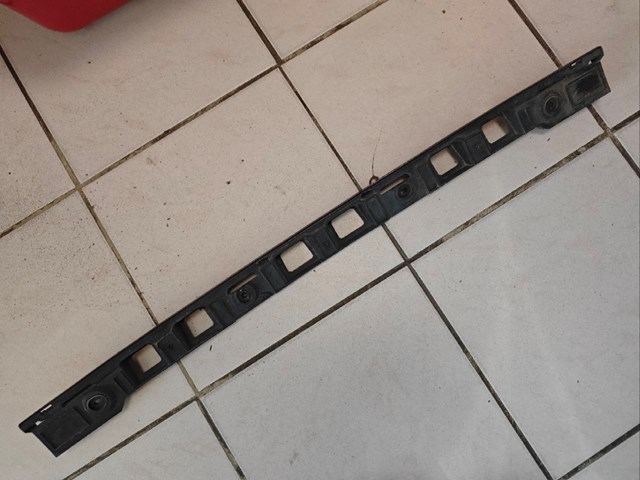 Кронштейн бампера заднего, центральный 5M0807863 VAG