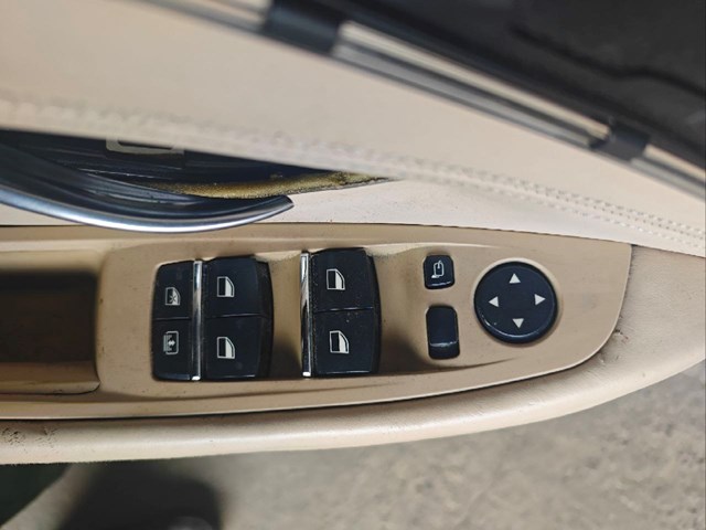 Кнопки переднего левого стеклоподъемника 61319179915 BMW