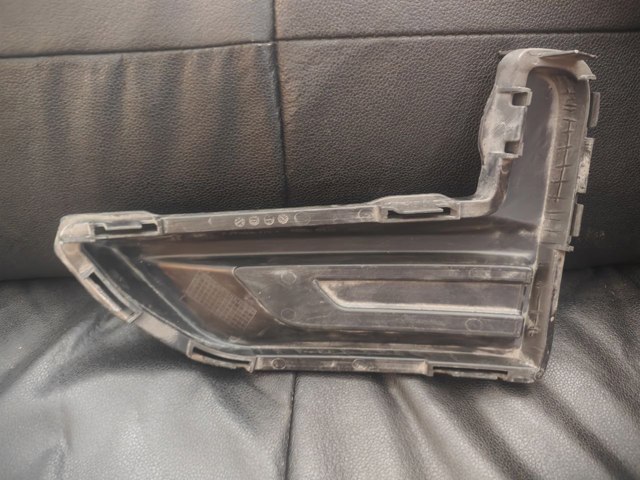NISSAN 622566FL0A Заглушка (решетка) противотуманных фар бампера переднего правая в наличии Николаев