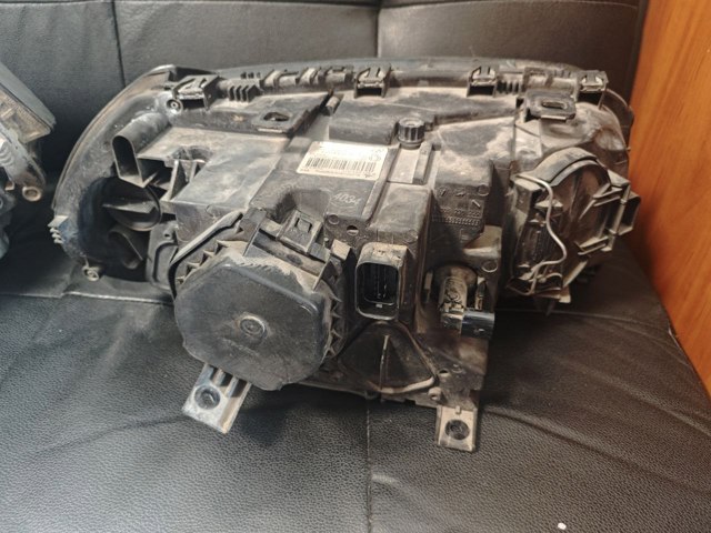 BMW 63123456036 Правая фара в наличии Черновцы