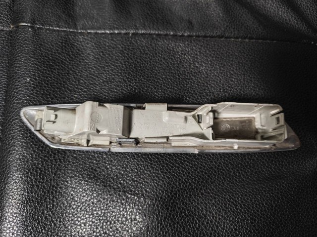 63137154168 BMW Повторитель поворота на крыле правый купить в Черкассы